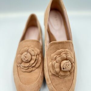Taryn Rose Tan Floral Embellished Loafers